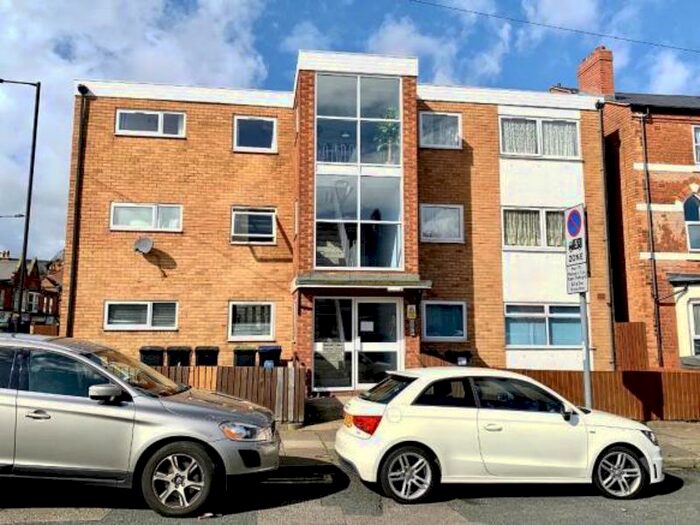 2 Bedroom Flat To Rent In Willow Avenue, Edgbaston, Birmingham, B17