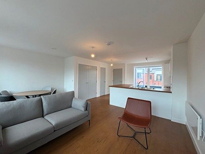 2 Bedroom Maisonette To Rent In Brook Street, Bolton, BL1