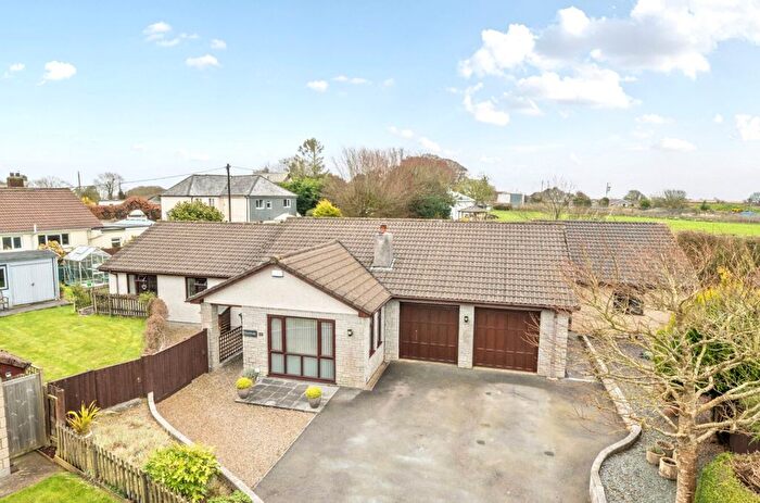 6 Bedroom Detached Bungalow For Sale In Penhole Close, Coads Green, Launceston, Cornwall, PL15