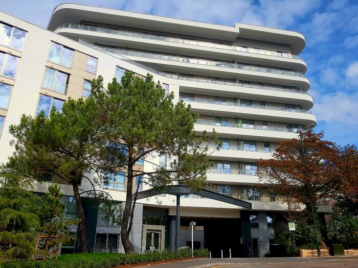 1 Bedroom Flat To Rent In St. Peters Road, Bournemouth, Dorset, BH1