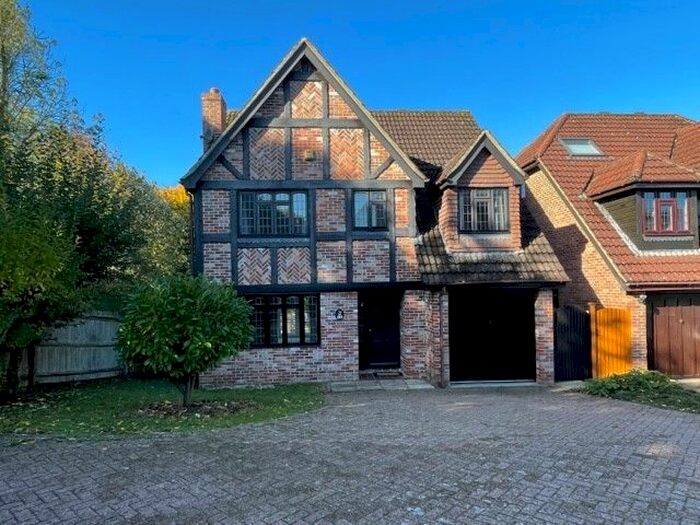 4 Bedroom Detached House To Rent In Lymington Close, Basingstoke, RG22