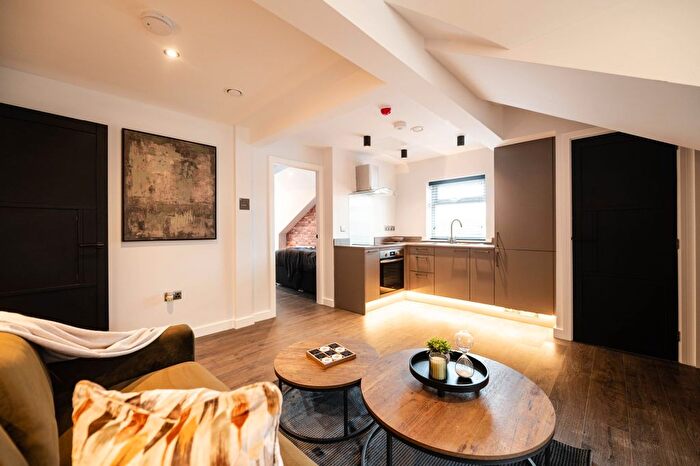 1 Bedroom Flat To Rent In Flat, Stockport Road, Cheadle, SK8