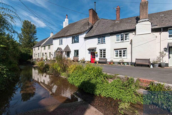 2 Bedroom Cottage For Sale In The College, Ide, Exeter, EX2