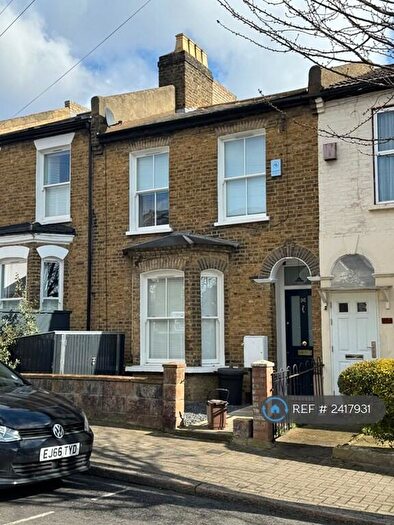 3 Bedroom Terraced House To Rent In Balham Grove, London, SW12