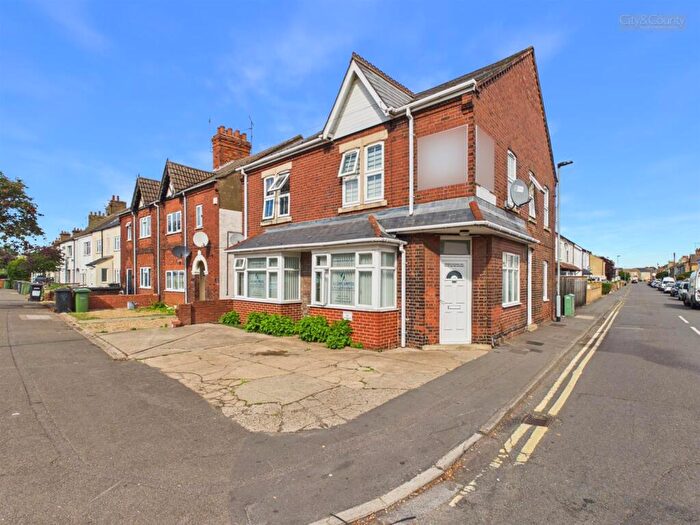 4 Bedroom Property For Sale In Lincoln Road, Peterborough, PE1