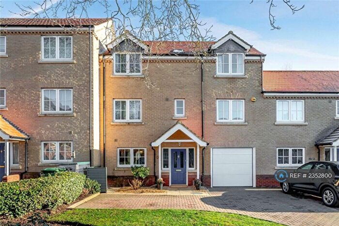 5 Bedroom Terraced House To Rent In Walnut Mews, Peterborough, PE3