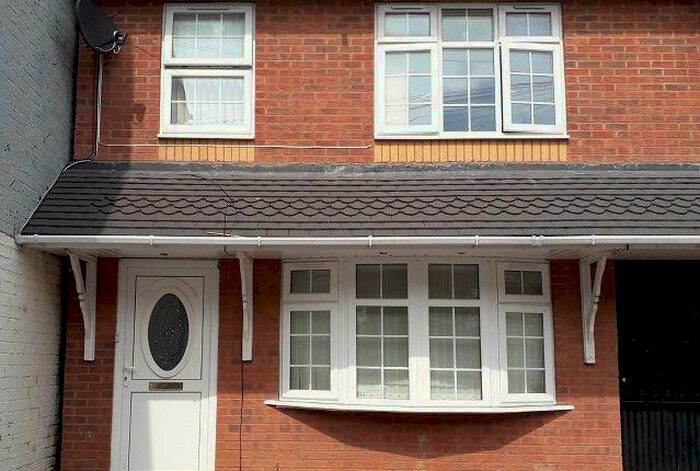 5 Bedroom Property To Rent In Miner Street, Walsall, WS2