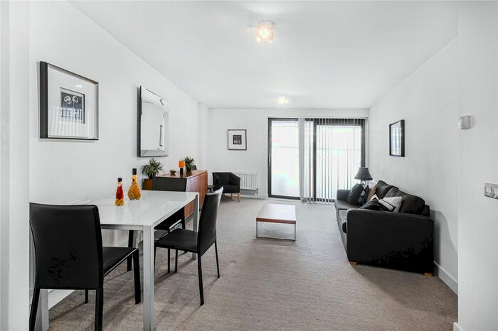 2 Bedroom Flat To Rent In Kennington Road, London, SE11
