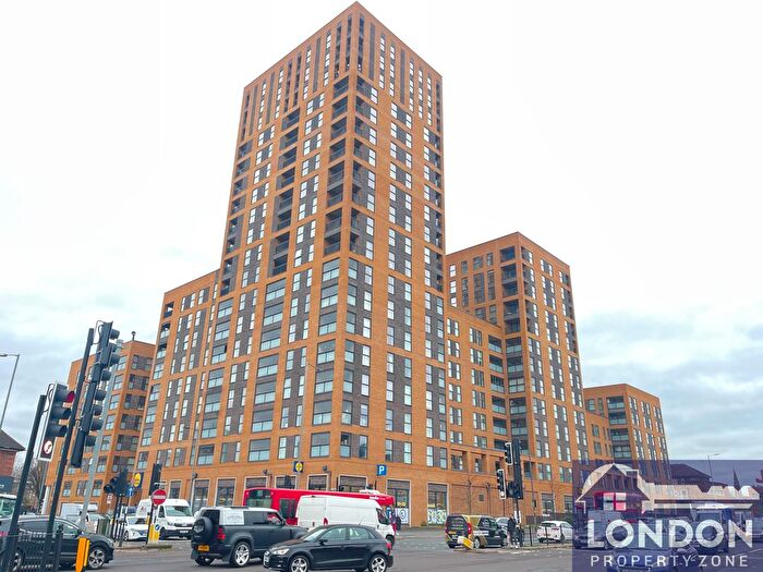 2 Bedroom Flat To Rent In East Acton Lane, Acton, London, W3