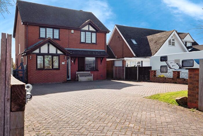 3 Bedroom Detached House For Sale In Ashby Road, No Mans Heath, Tamworth, Warwickshire, B79