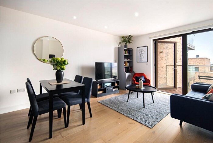1 Bedroom Flat For Sale In Hemming Street, London, E1