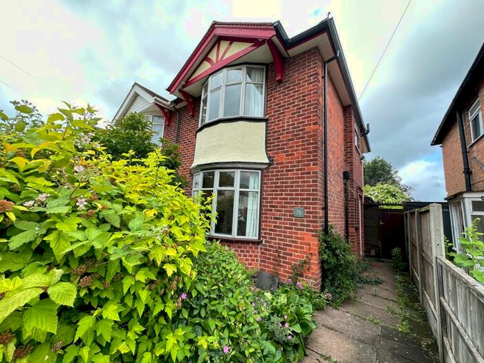 3 Bedroom House To Rent In Parklands Drive, Loughborough, LE11