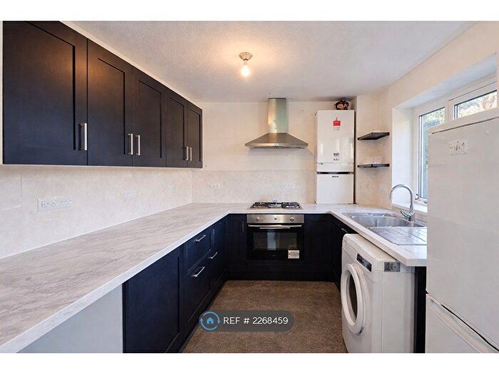 2 Bedroom Flat To Rent In Sutton Hall Road, Hounslow, TW5