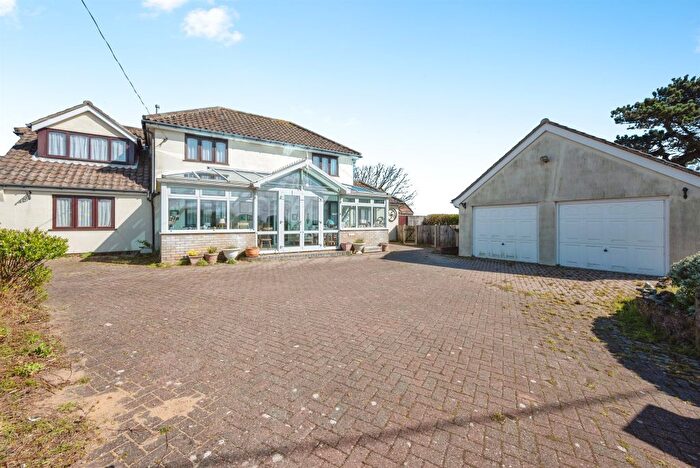 4 Bedroom Detached House For Sale In Cromer Road, Norwich, NR11