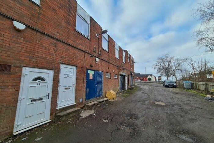 2 Bedroom Flat To Rent In Woodbury Road, Halesowen, B62