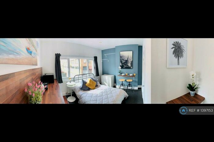 Studio To Rent In Warrior Square, Southend-On-Sea, SS1