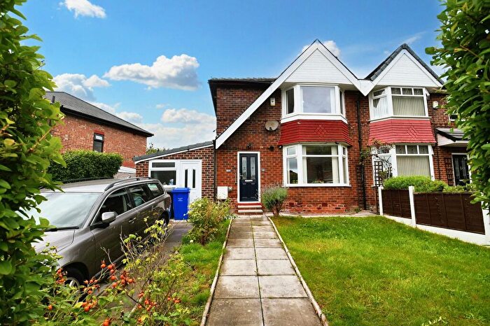 3 Bedroom Semi-Detached House For Sale In Moorville Road, Salford, M6