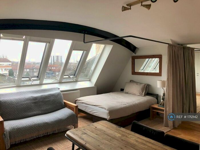 Studio To Rent In Broadway Market, London, E8