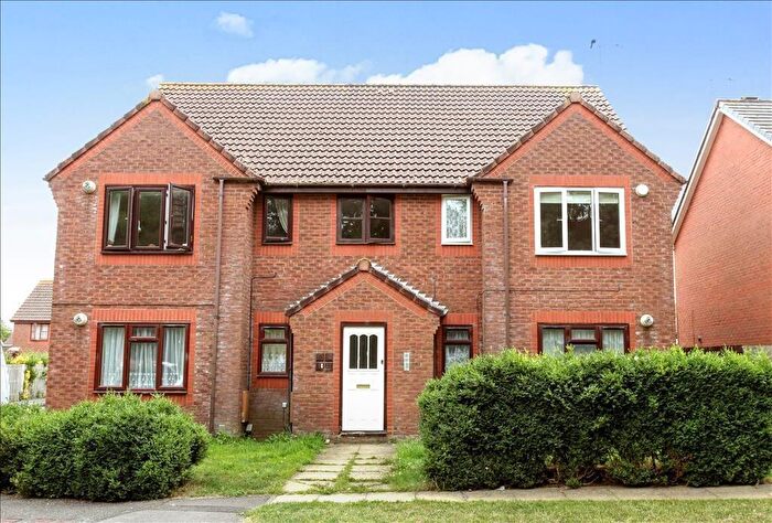 2 Bedroom Flat To Rent In Kingfisher Drive, Durrington, Salisbury, SP4