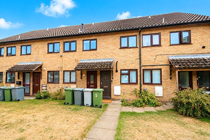 2 Bedroom Flat For Sale In Nursery Close, Norwich, NR6