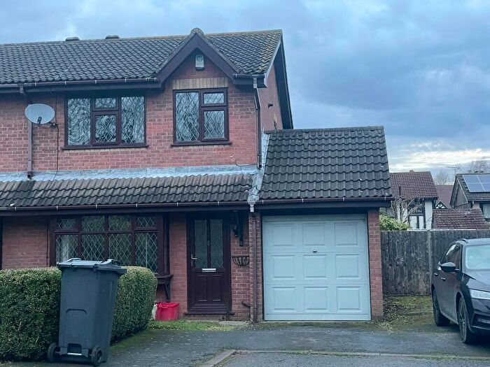 3 Bedroom Semi-Detached House To Rent In Cedar Close, Ashby-de-la-Zouch, LE65