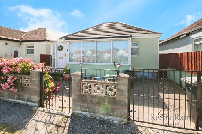 2 Bedroom Bungalow For Sale In Woodside Avenue, Kinmel Bay, Conwy, LL18