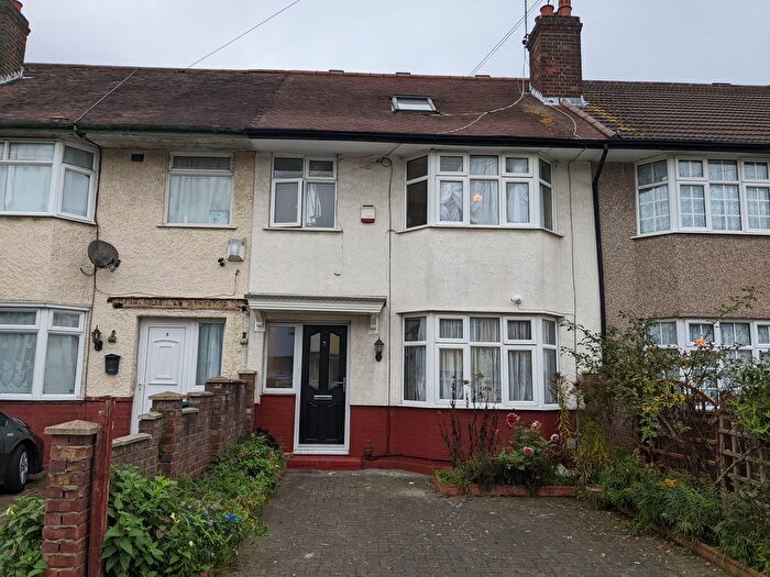 5 Bedroom Terraced House To Rent In Widmore Road, Uxbridge, UB8