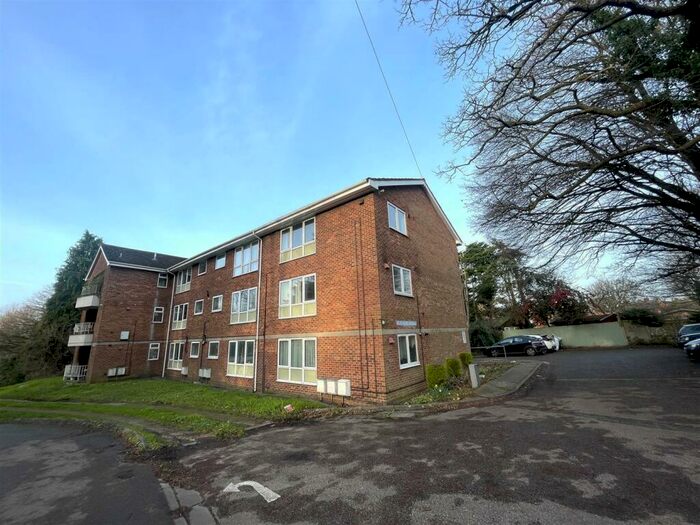 1 Bedroom Flat To Rent In Salisbury - Victoria Road, SP1