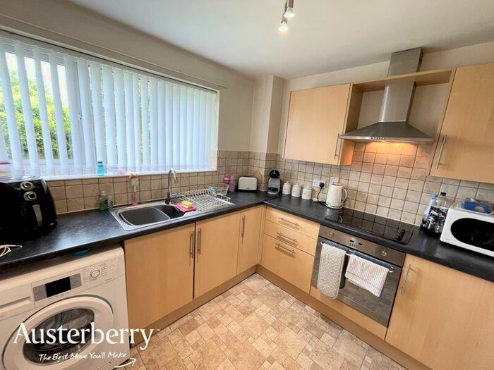 1 Bedroom Flat To Rent In Parkfields Close, Silverdale, Newcastle, Staffordshire, ST5