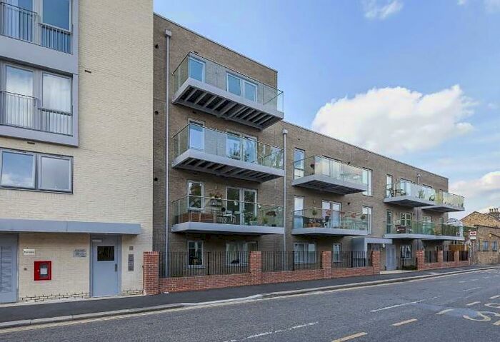 2 Bedroom Apartment To Rent In Brunel House, Hainault Road, E11