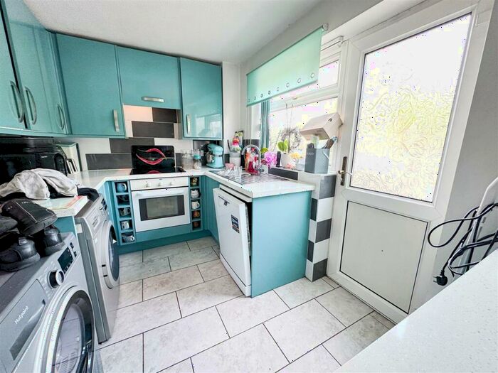3 Bedroom Semi-Detached House For Sale In Woodford Close, Great Clacton, Essex, CO15