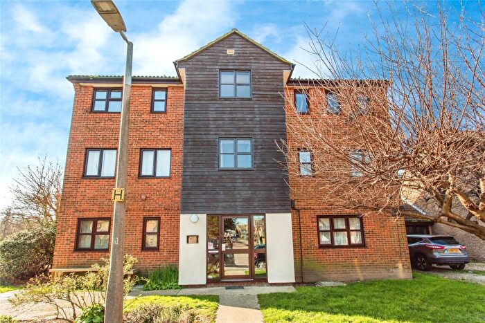 1 Bedroom Flat For Sale In Herongate, Shoeburyness, Southend-on-Sea, Essex, SS3