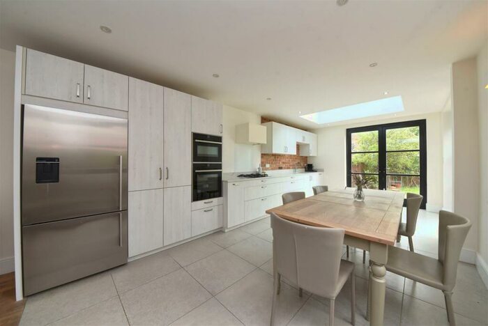 5 Bedroom House To Rent In Stanley Road, East Finchley., N2