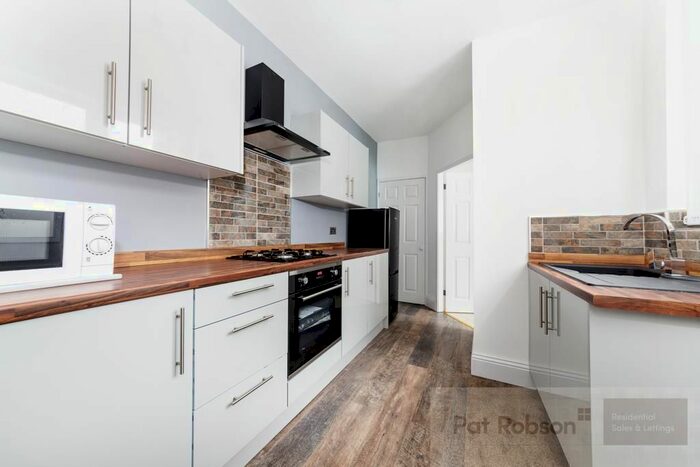 2 Bedroom Flat To Rent In Chillingham Road, Heaton, Newcastle Upon Tyne, NE6