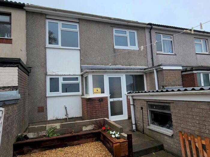 3 Bedroom Property To Rent In Grays Gardens, Machen, Caerphilly, CF83