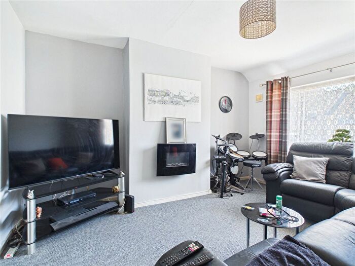 1 Bedroom Flat For Sale In Gay Elms Road, Bristol, BS13