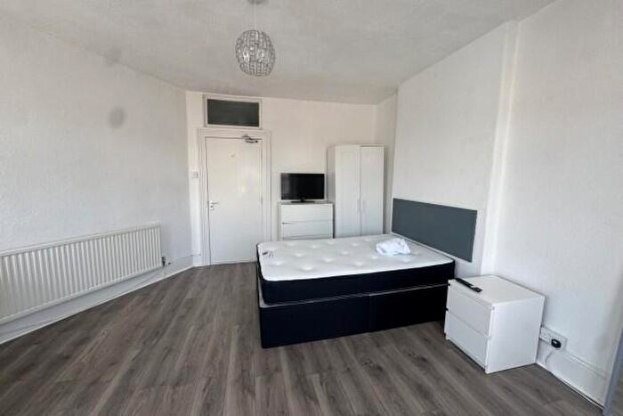 6 Bedroom Flat To Rent In Salisbury Road Cardiff, CF24