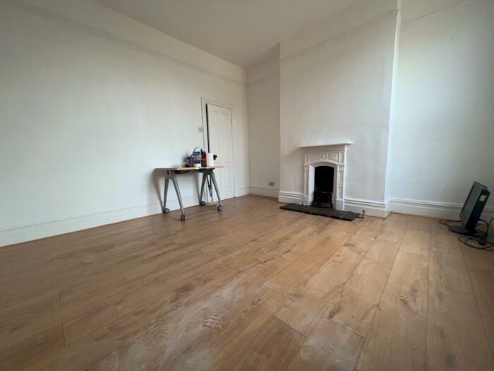 1 Bedroom House To Rent In Bayes Street, Kettering, NN16