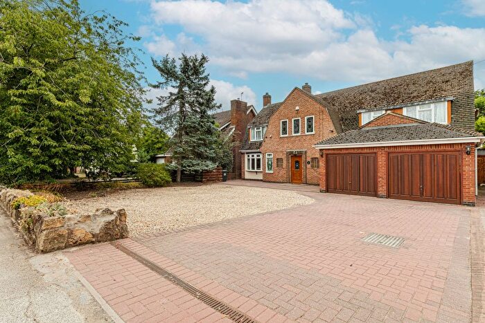 4 Bedroom Detached House For Sale In The Long Shoot, Nuneaton, Warwickshire, CV11