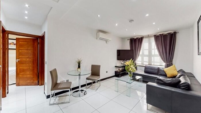 2 Bedroom Flat To Rent In Great Cumberland Place, Marble Arch, London, W1H
