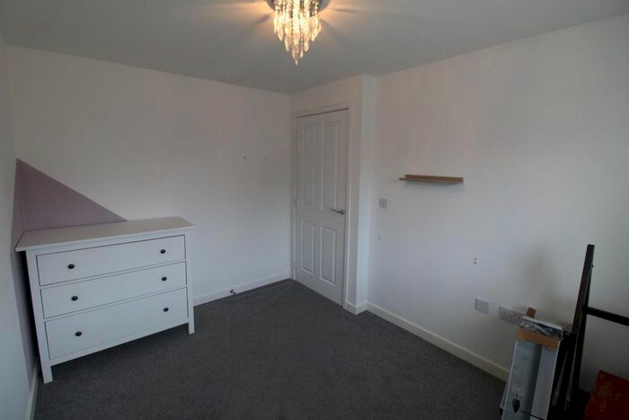 3 Bedroom Semi-Detached House For Sale In Viscount Street, Fitzwilliam, Pontefract, WF9
