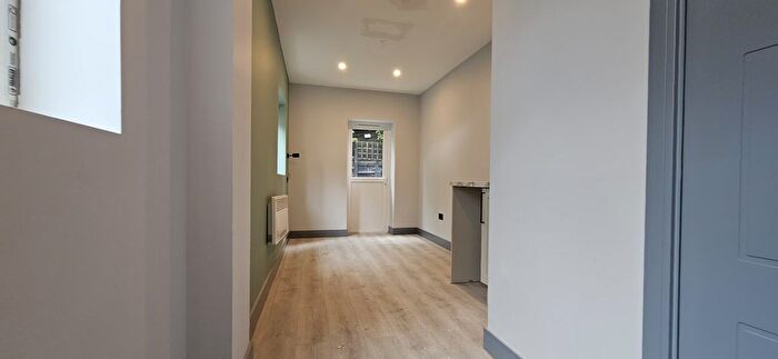 Studio To Rent In Streatham Vale, London, SW16