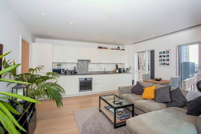 2 Bedroom Flat For Sale In Rainier Apartments, Cherry Orchard Road, Croydon, CR0