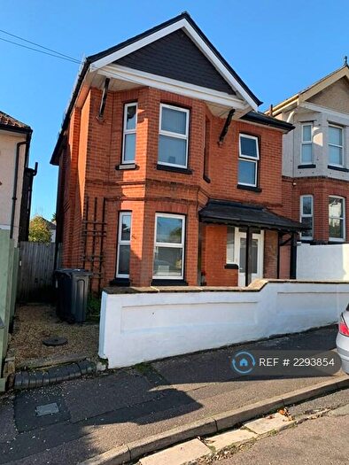 5 Bedroom Detached House To Rent In Acland Road, Bournemouth, BH9
