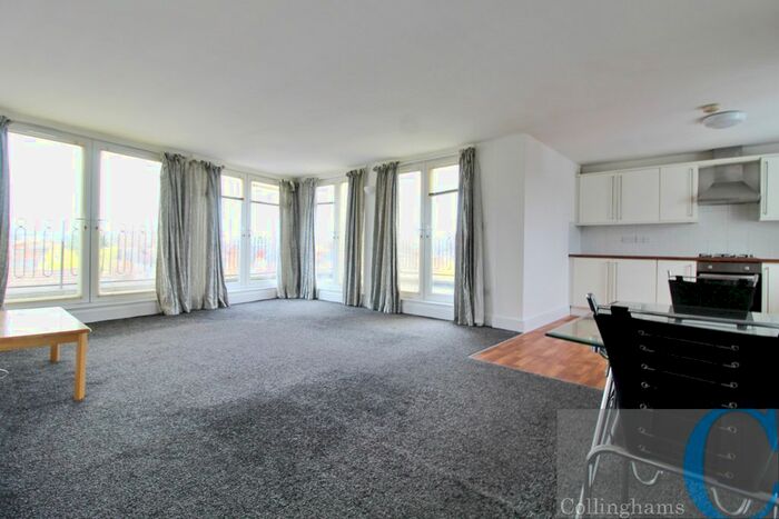 3 Bedroom Flat To Rent In Robinson Road, London, SW17