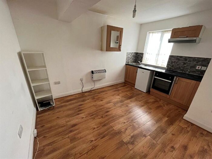 Studio To Rent In Clockhouse Lane, Romford, London, RM5