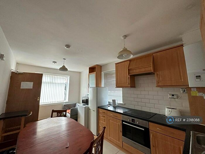 4 Bedroom Semi-Detached House To Rent In Laurel Avenue, Durham, DH1