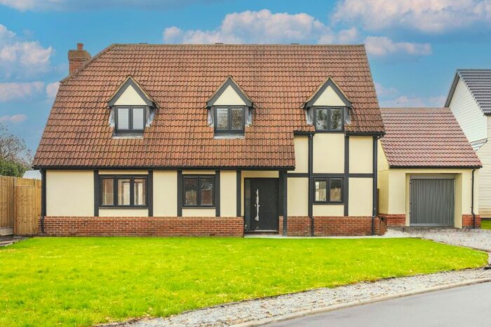5 Bedroom Detached House To Rent In Barn Farm, Cranfield Park Road, Wickford, SS12