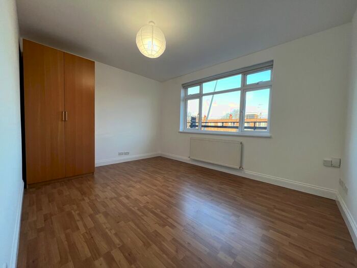 1 Bedroom Flat To Rent In Stoke Newington Road, London, N16