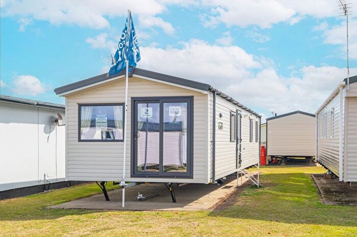 2 Bedroom Mobile/park Home For Sale In Broadland Sands Holiday Park, Corton, NR32